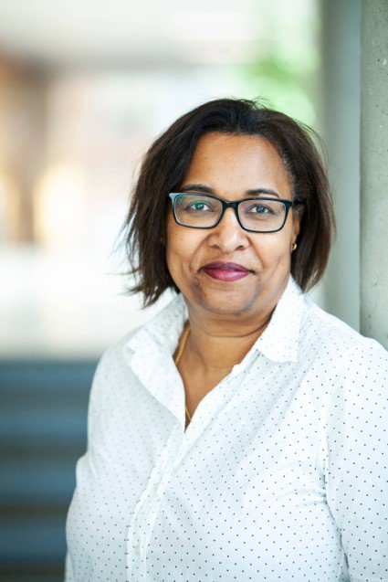 Portretfoto van bestuurslid Helianthe Kort