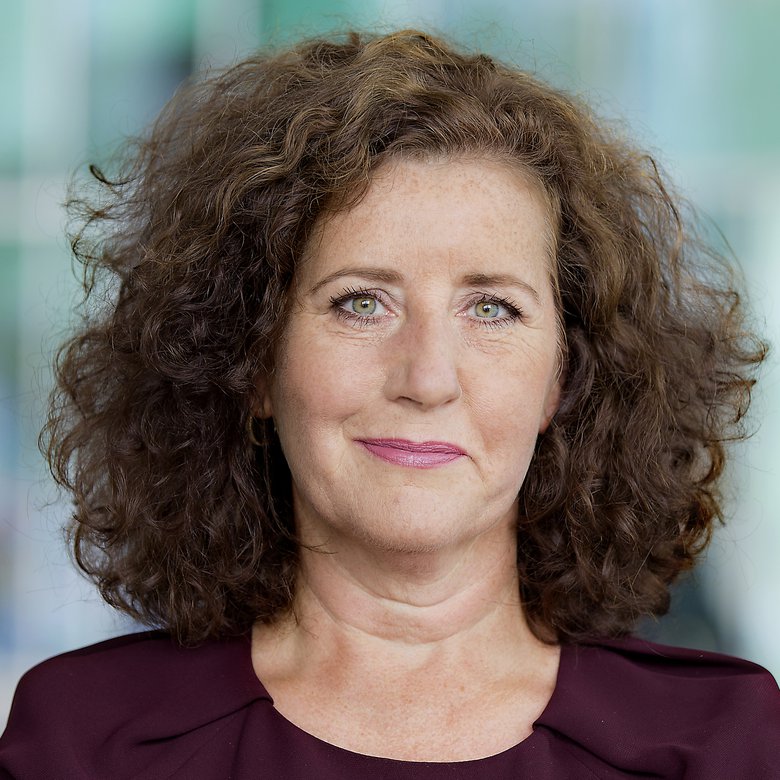 Portret van minister Ingrid van Engelshoven